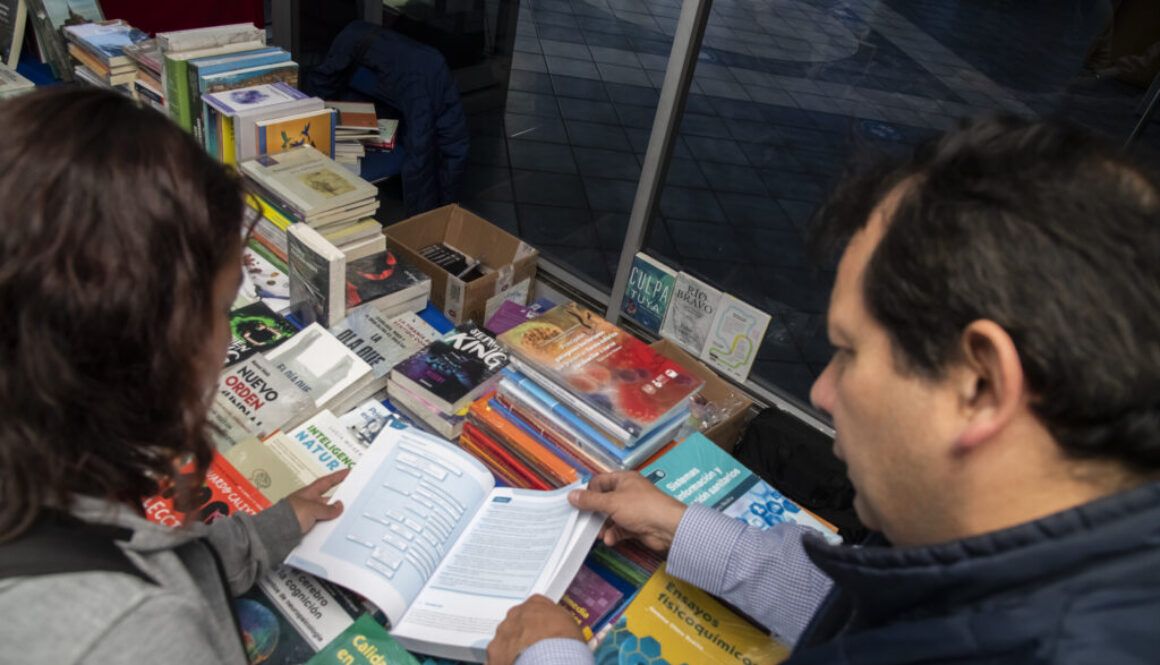 11-MARZO-2025 PRESENTACION DE CASAS EDITORIALES PARA LA SELECCION DE LIBROS PARA LA COMPRA (37)