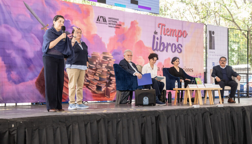 2025 CLAUSURA Y MESA DE PRESENTACION DE LIBROS TIEMPO DE LIBROS (20) copia
