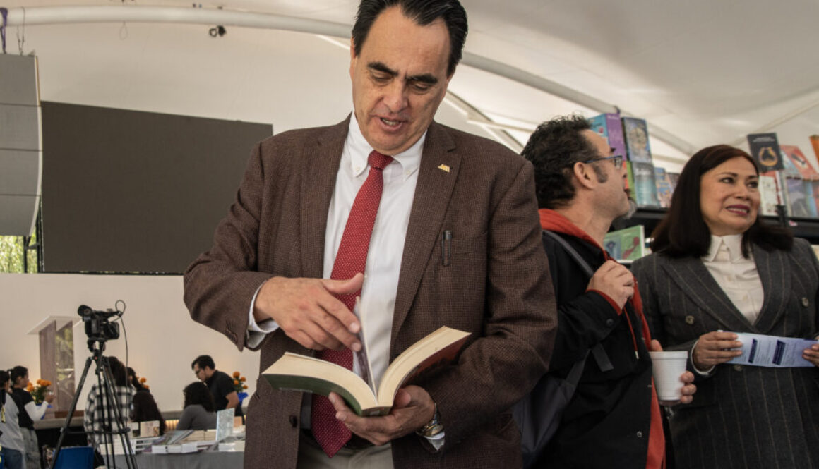 2025 DOCEAVA FERIA DEL LIBRO Y LA CIUDAD (54) copia