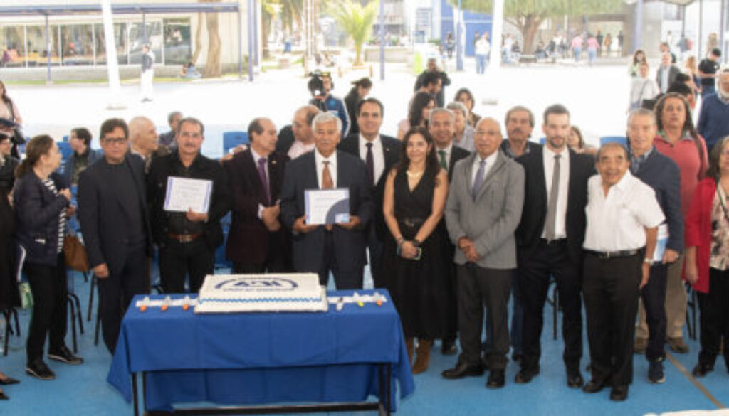 2025 ENTREGA DE RECONOCIMIENTOS A SU LABOR EN ESTA CASA DE ESTUDIO A LO LARGO DE SU ESTANCIA LABORAL (177) copia